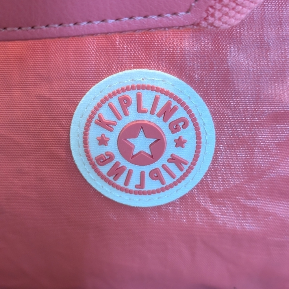 Kipling x Barbie ART M Bag Lively Pink w/ Barbie Keychain Coquette - Picture 9 of 16